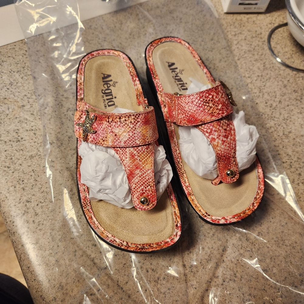 Alegria by PG Lite sandals size 37